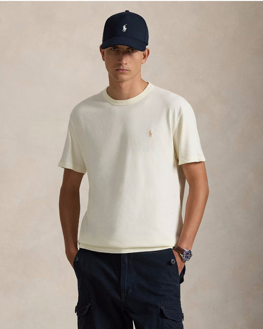 Ralph Lauren crèmekleurig T-shirt met borstlogo, gedragen vooraanzicht