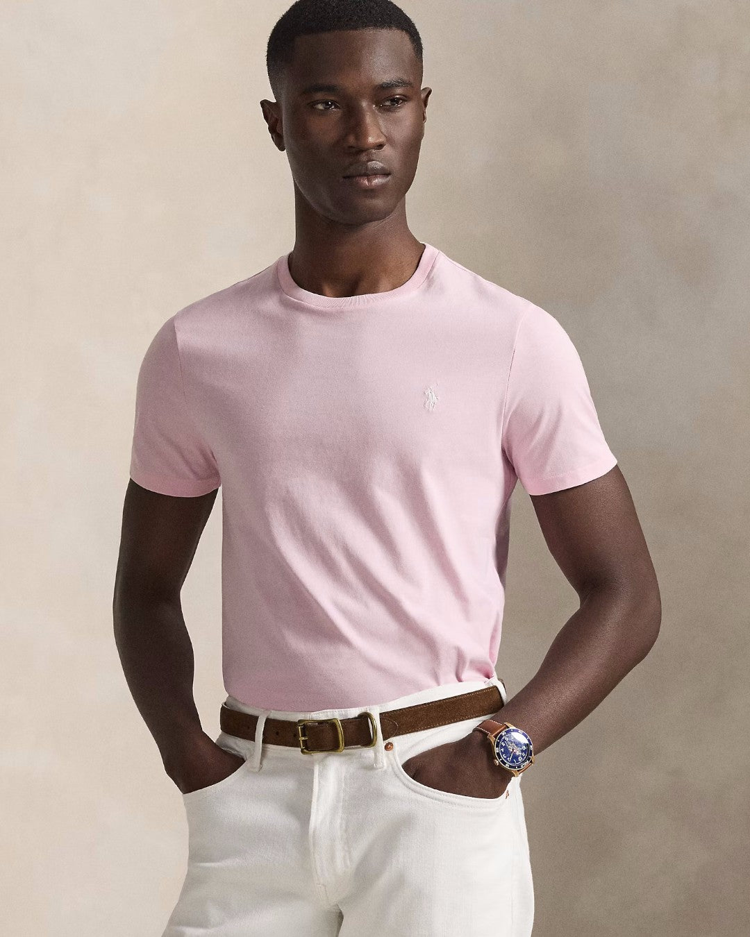 Ralph Lauren lichtroze T-shirt met borstlogo, gedragen vooraanzicht