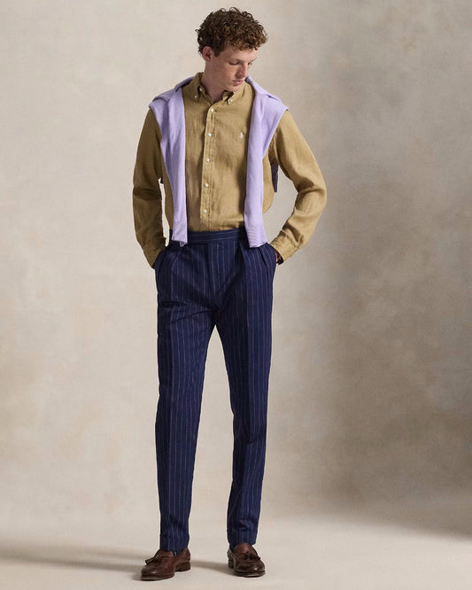 Ralph Lauren beigebruin hemd met licht borstlogo, gedragen volledig vooraanzicht