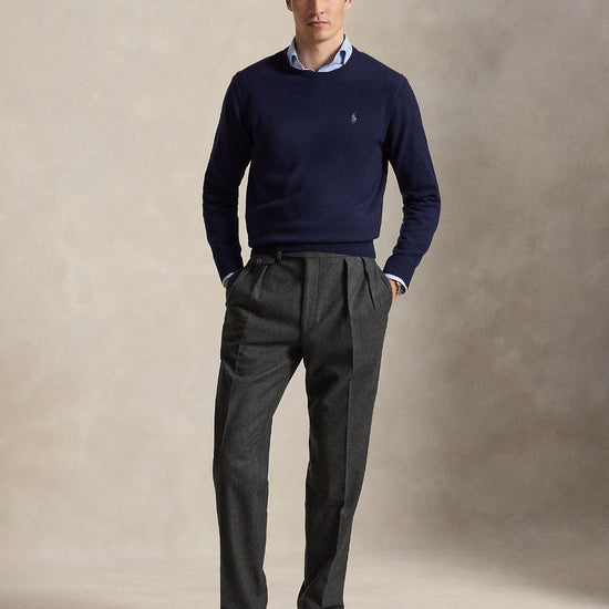Ralph Lauren navy gebreide rondehalstrui, gedragen volledig vooraanzicht