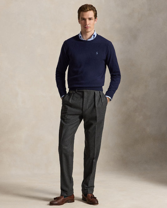 Ralph Lauren navy gebreide rondehalstrui, gedragen volledig vooraanzicht