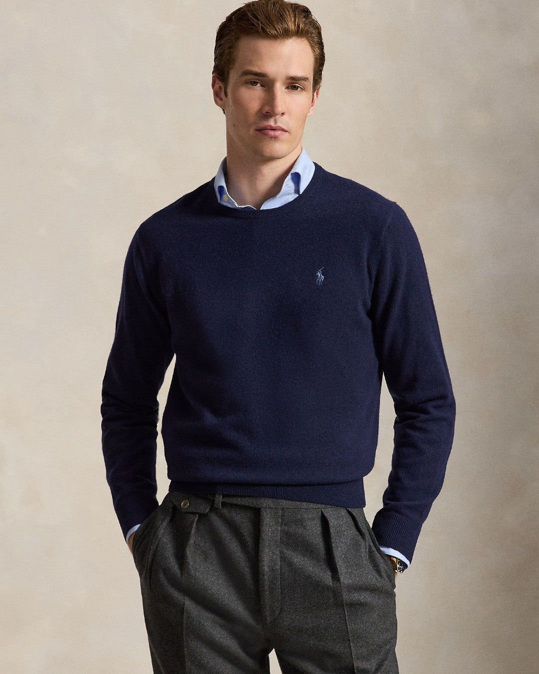 Ralph Lauren navy gebreide rondehalstrui, gedragen vooraanzicht