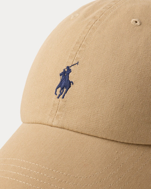 Ralph Lauren khakikleurige pet met blauw logo, detail logo en klep