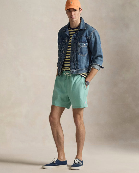 Ralph Lauren mintgroene zwemshort met trekkoord, gedragen volledig vooraanzicht