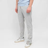 RRD Surflex Chino Jo lichtgrijze broek, gedragen, schuin van voren