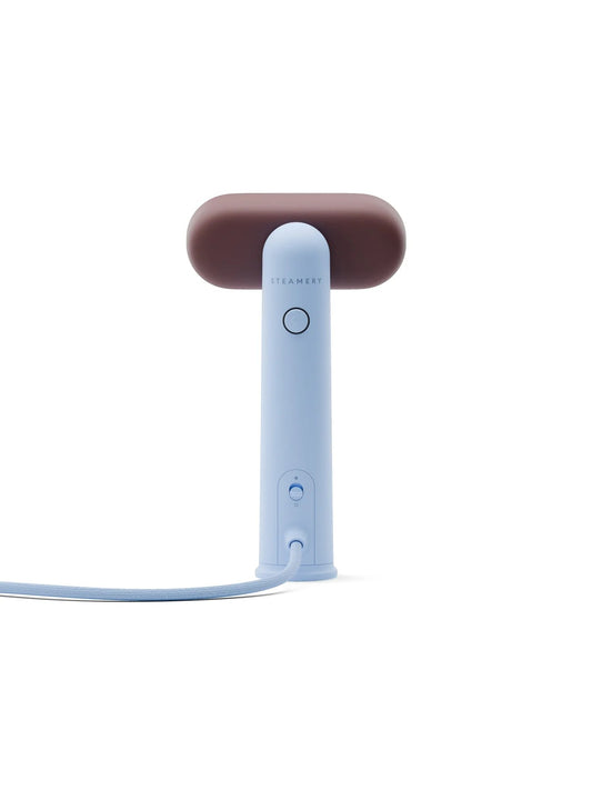 Steamery Cirrus Lite Travel Steamer blauwe reisstomer met roodbruine kop, achteraanzicht