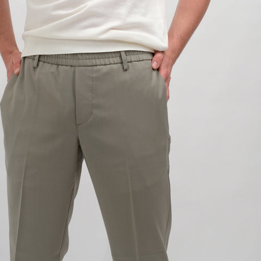 The GoodPeople Bien Wool Blend Straight Fit Trousers Faded Green – productbeeld 2