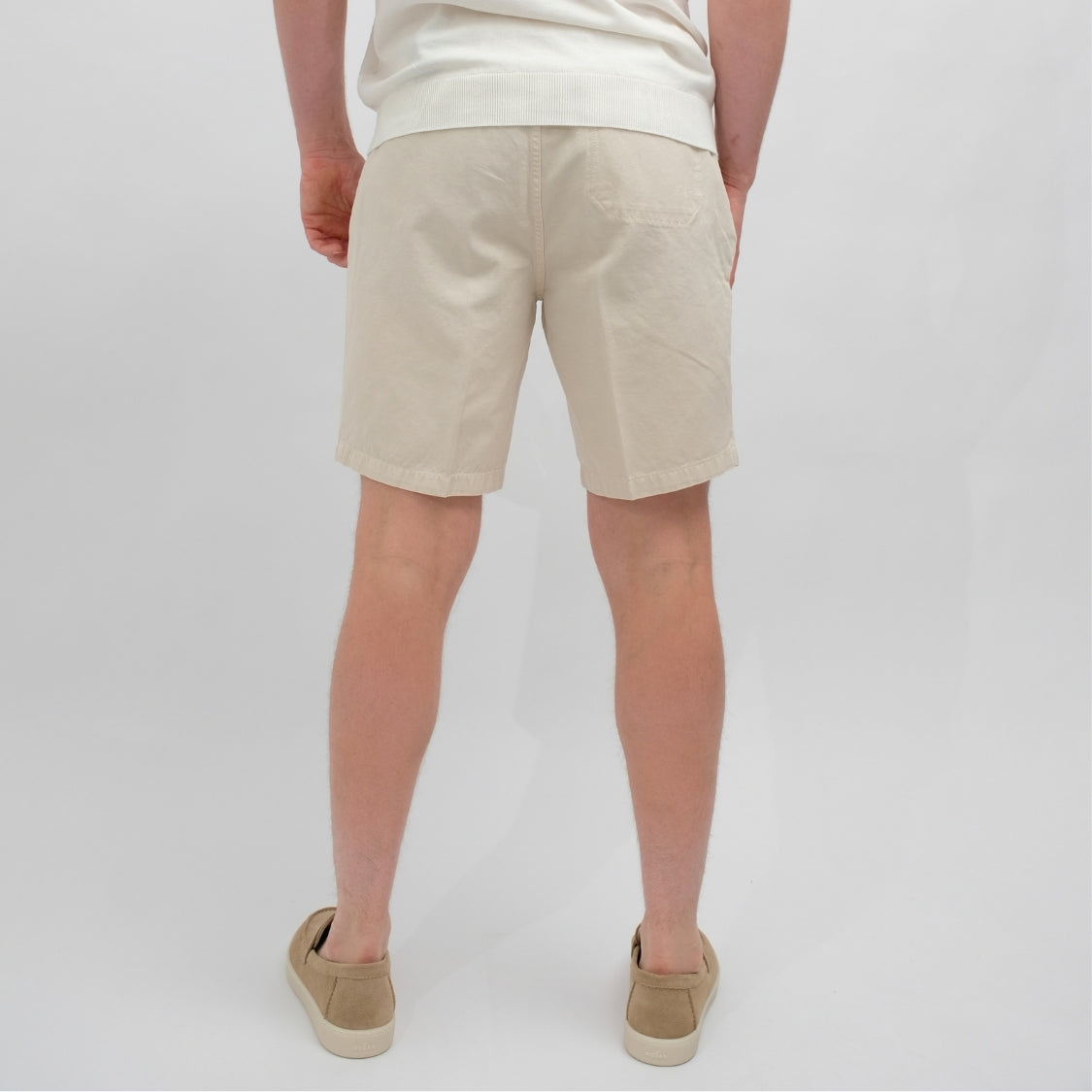 The GoodPeople Hox Cotton Relaxed Fit Shorts Stone – productbeeld 5