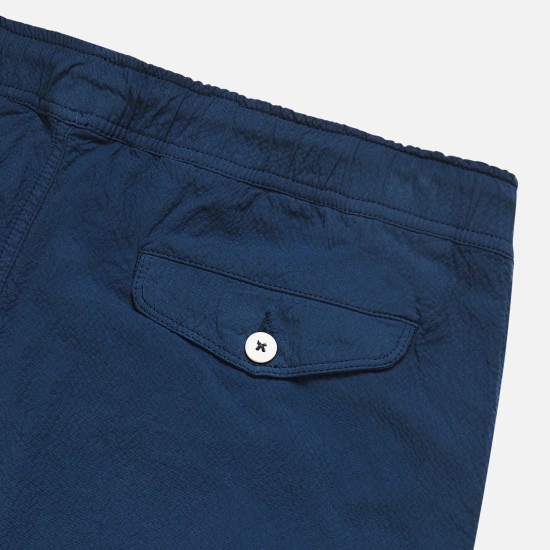 The GoodPeople Hyper Seersucker Shorts Denim Blue – vooraanzicht