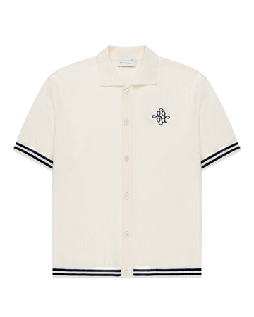 The GoodPeople Pshirt offwhite gebreid hemd met donkere bies, van voren