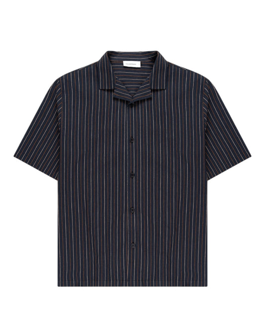 The GoodPeople Seven donkerblauw gestreept hemd met korte mouwen, van voren