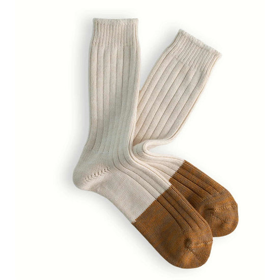 Thunders Love Marine White Camel sokken naast elkaar, met ecru boorden en camelkleurige tenen