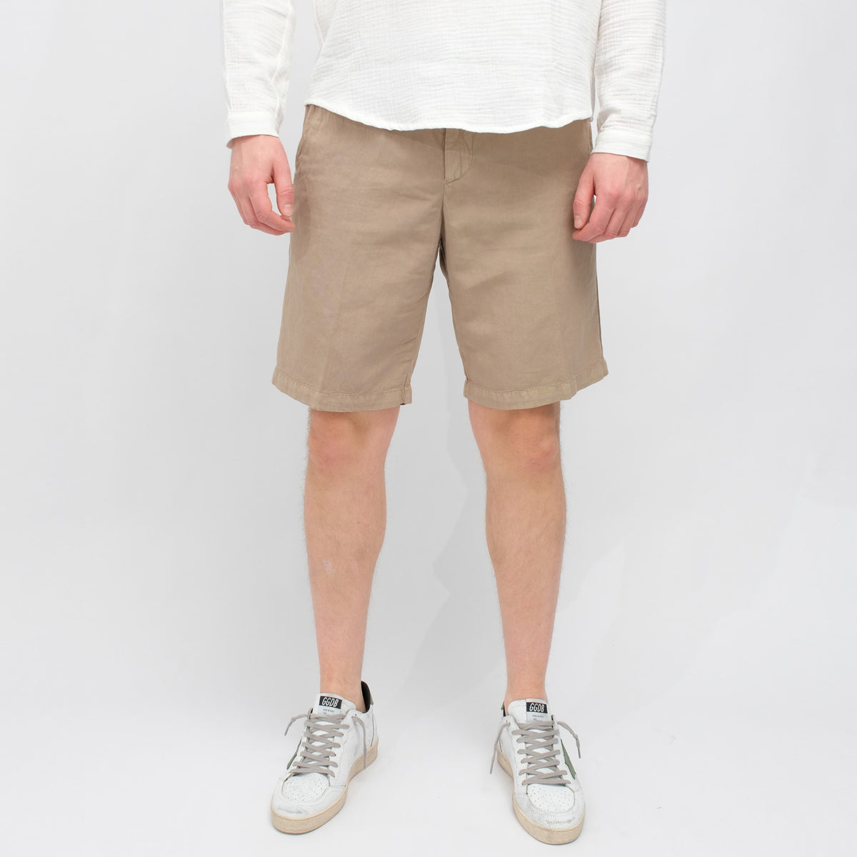 White Sand Robert Washed Cotton Shorts Beige – productbeeld 1