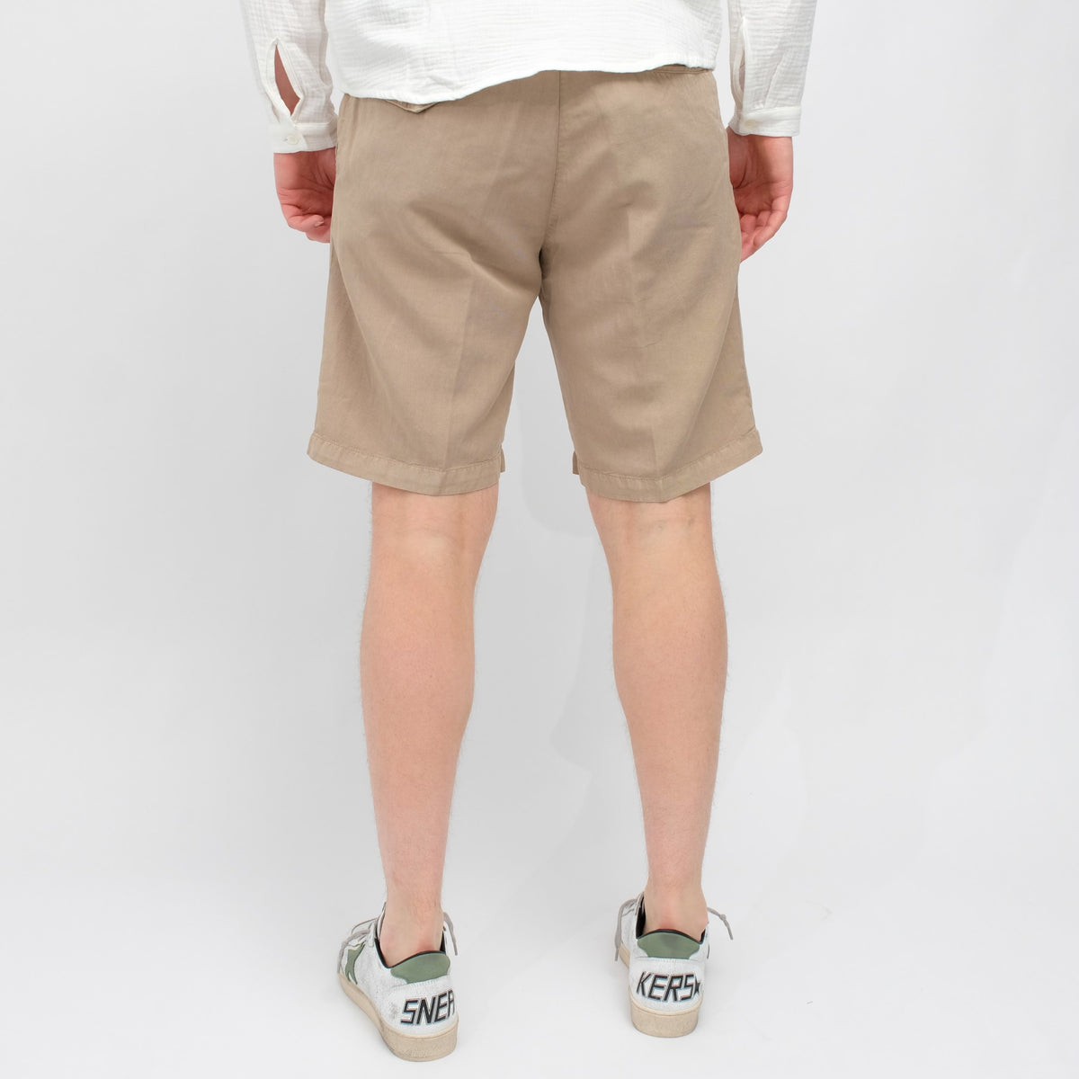 White Sand Robert Washed Cotton Shorts Beige – productbeeld 3