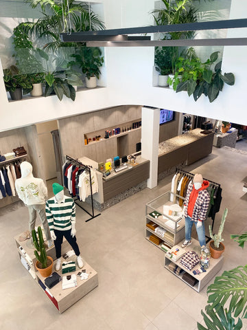 Checkpoint Mol winkel ontworpen door Vittorio Simoni marmer en planten