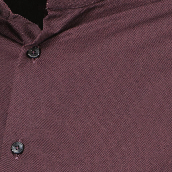 Detail van de Xacus Active-stof 31616 008 met fijne bordeaux en donkerblauwe puntjes