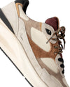 Detail van D.A.T.E. Musa Colored Ivory sneaker met gelaagde panelen