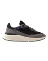 D.A.T.E. Musa Hairy Blue sneaker in verschillende blauwtinten met harige textuur