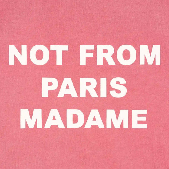 Achterkant van de Drôle de Monsieur Washed Long Sleeve Slogan T-shirt in Blush Pink met sloganprint