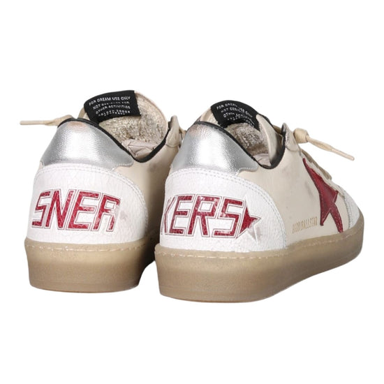 Golden Goose Ball Star heren sneaker in beige en wit met opvallende rode leren hieltab