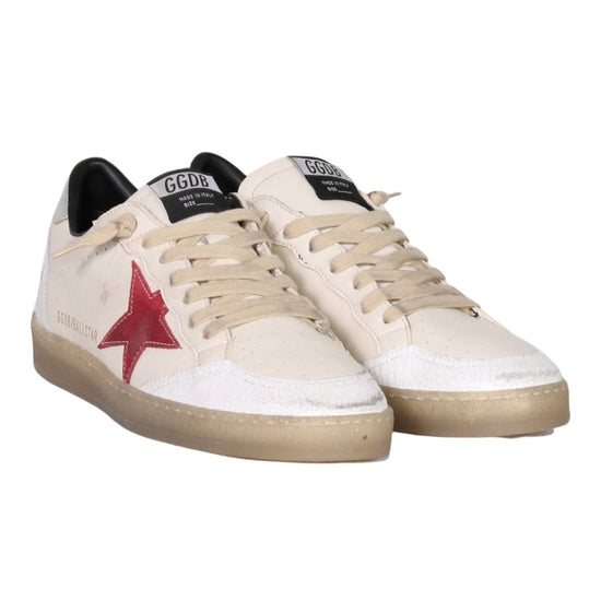 Golden Goose Ball Star in boterbeige nappaleer met craquelé suède ster en witte details