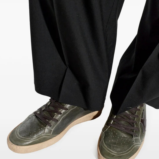 Golden Goose Ball Star Dark Green Black met zwarte ster en lived-in effect