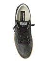 Detail van Golden Goose Ball Star herensneaker in donkergroen en zwart