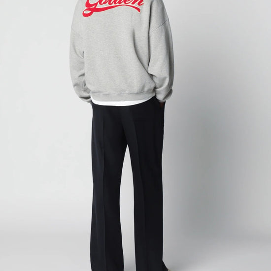 Detail van Golden Goose Journey sweatshirt met borduring en zilverkleurige metalen sterren