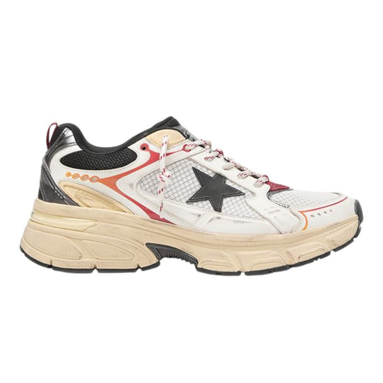 Golden Goose Lightstar herensneaker in wit mesh met donkergrijze ster en gele en rode details