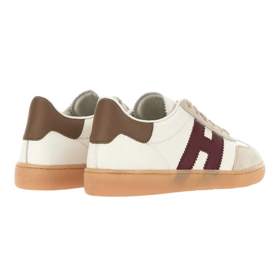 Detail van de veters en padded tongue van de Hogan Cool Sneakers White Burgundy