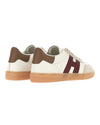 Detail van de veters en padded tongue van de Hogan Cool Sneakers White Burgundy