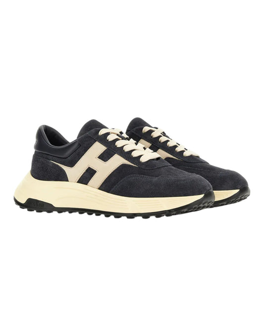 Zijaanzicht van de Hogan Hyperlight H563 sneaker in Blue met Hogan H-detail