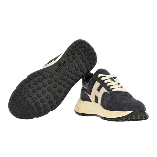 Detail van het nubuck en de lederen accenten op de Hogan Hyperlight H563 sneaker in Blue