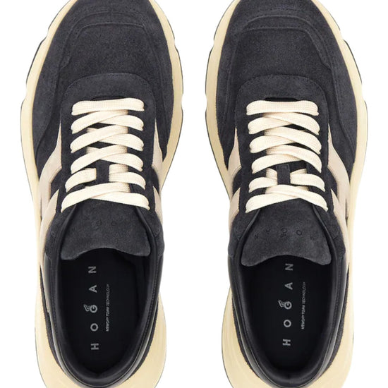 Detail van de lichte rubberen zool met noppenprofiel van de Hogan Hyperlight H563 Sneakers Blue