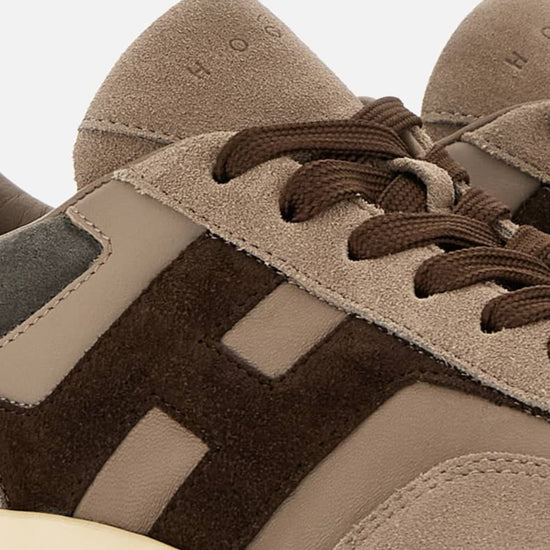 Achterkant van de Hogan Hyperlight sneaker in Brown