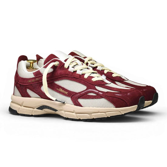 Zijaanzicht van de Mercer The Re-Run Desert 2.0 Bordeaux sneaker, productcode ME262007-301