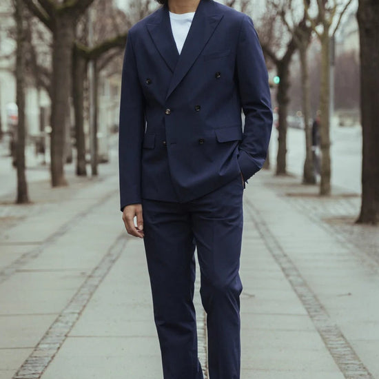 Mos Mosh Gallery Jones broek Navy gecombineerd met Lui Dynamic Luxe double-breasted blazer bij Checkpoint Mol