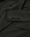 Detail van de Mos Mosh Gallery Lui Dynamic Luxe DB Blazer in Dark Green met soepele stretchkwaliteit
