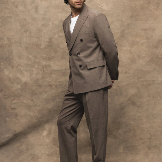 Mos Mosh Lui blazer Falcon Beige gecombineerd met Jones Dynamic Luxe Pleated Pants als comfortabele set