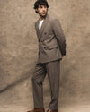 Mos Mosh Lui blazer Falcon Beige gecombineerd met Jones Dynamic Luxe Pleated Pants als comfortabele set