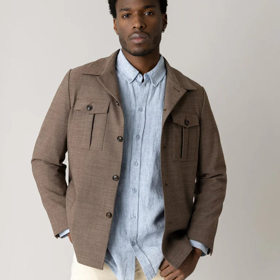 Mos Mosh Gallery Jacob Overshirt Falcon Beige gedragen met hemd als alternatief voor een blazer