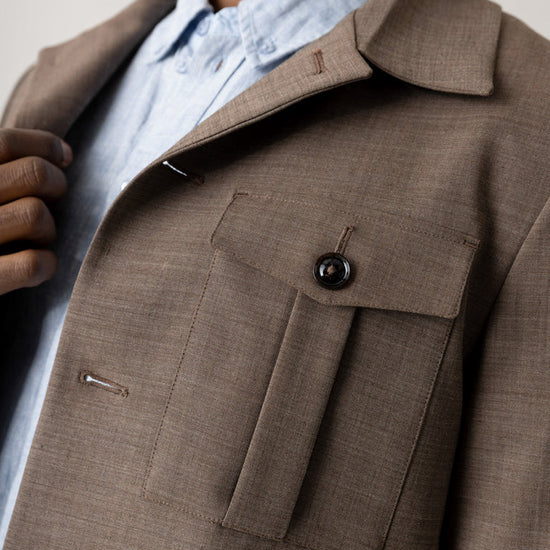 Voorkant van de Mos Mosh Gallery Jacob Dynamic Luxe Overshirt in Falcon Beige