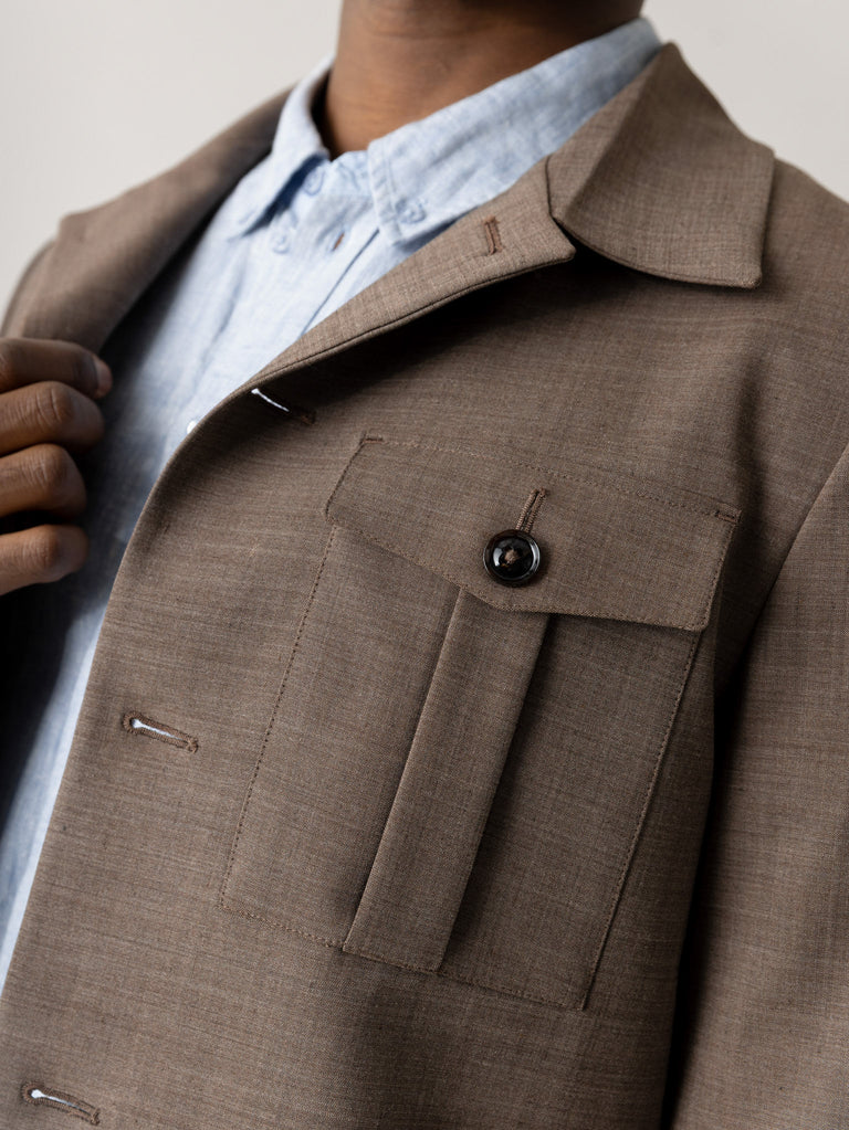 Voorkant van de Mos Mosh Gallery Jacob Dynamic Luxe Overshirt in Falcon Beige
