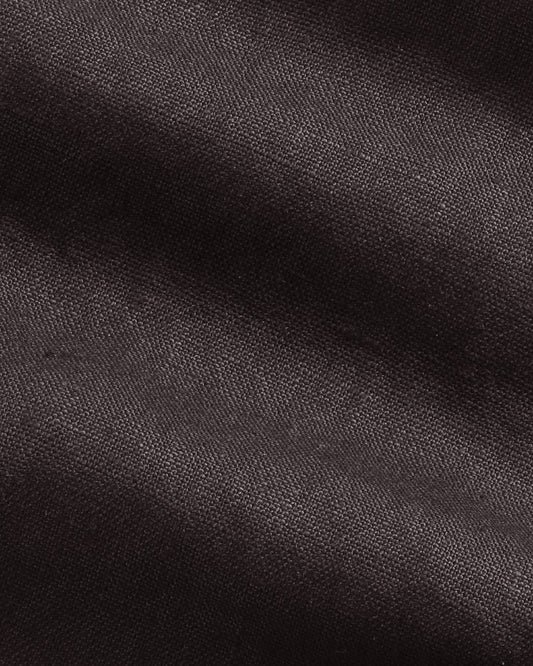 detail van de stof van NN.07 Gregor 1454 zomershort in Dusky Port linnen kwaliteit bijj Checkpoint Mol