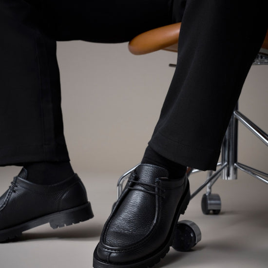 Handgenaaide gesloten mocassinsteek van de Malo bij Checkpoint Mol