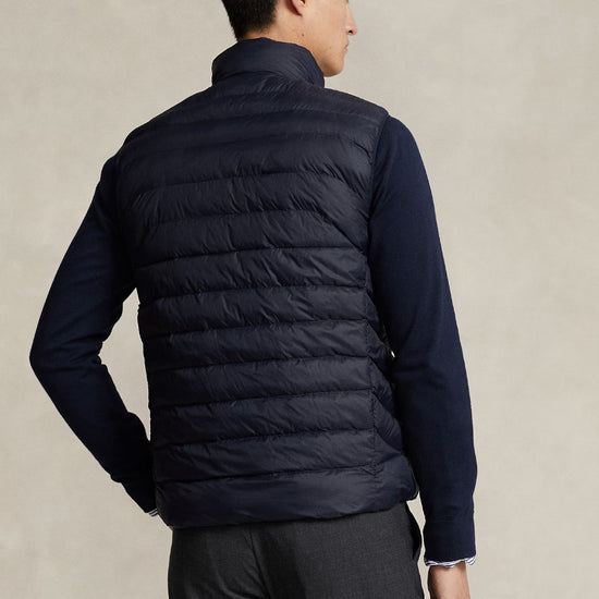 Polo Ralph Lauren Colden Opvouwbare Donsbodywarmer Navy – achteraanzicht op model | Checkpoint Mol