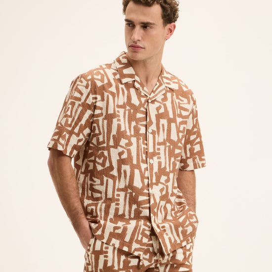 The GoodPeople Good Resort summer set met Henry Printed Shorts en Seven Shirt bij Checkpoint Mol