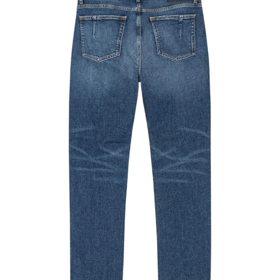 Won Hundred Archer Relaxed Slim Denim Dard Blue gecombineerd in een moderne herenoutfit