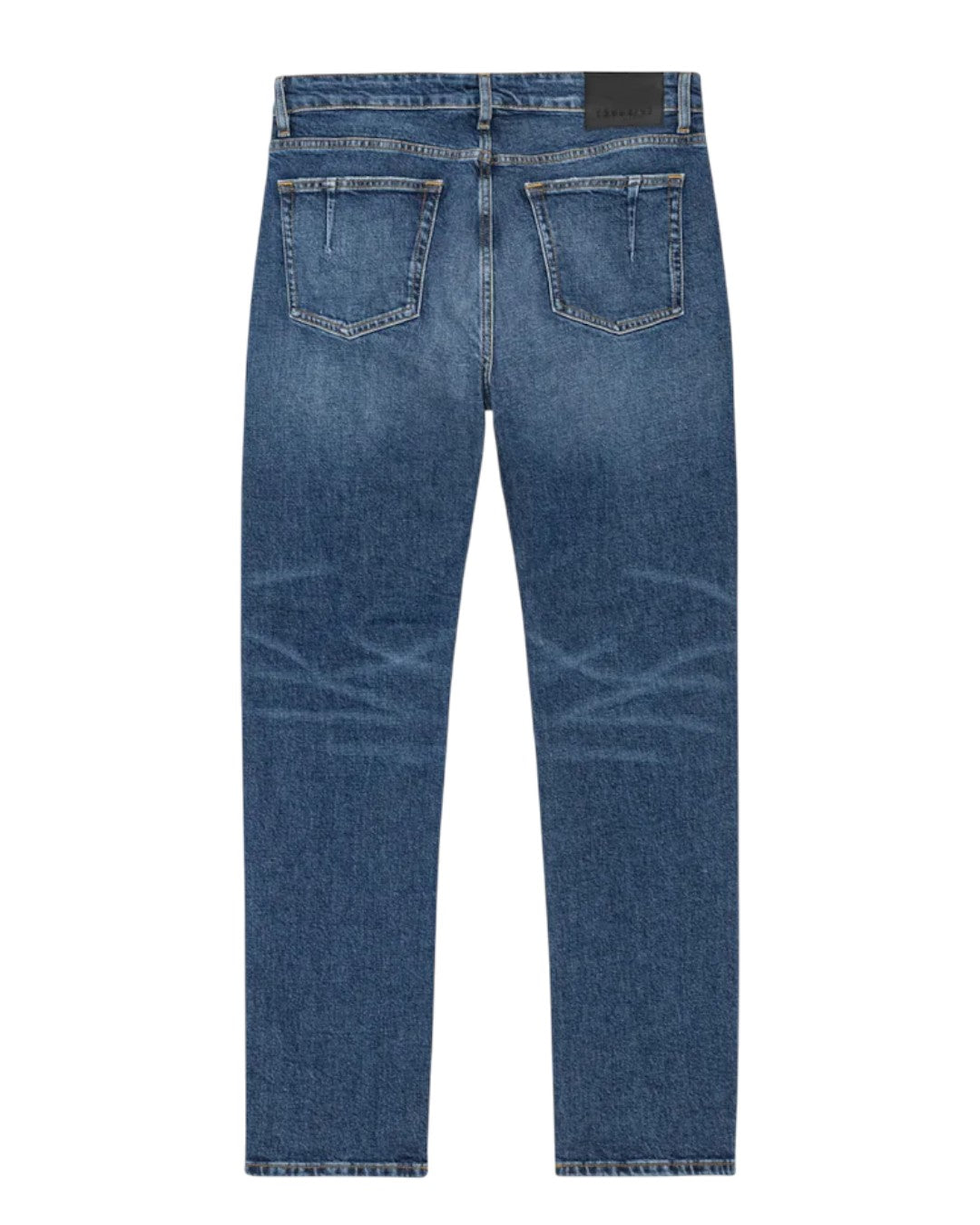 Won Hundred Archer Relaxed Slim Denim Dard Blue gecombineerd in een moderne herenoutfit