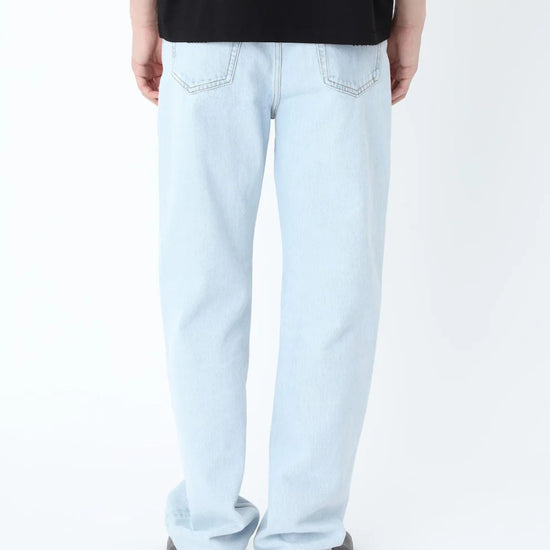 Won Hundred Steve Loose Fit Denim Soft Blue gecombineerd in een moderne herenoutfit